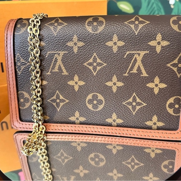 Louis Vuitton NEW Reverse Monogram Dauphine Crossbody - Picture 10 of 16